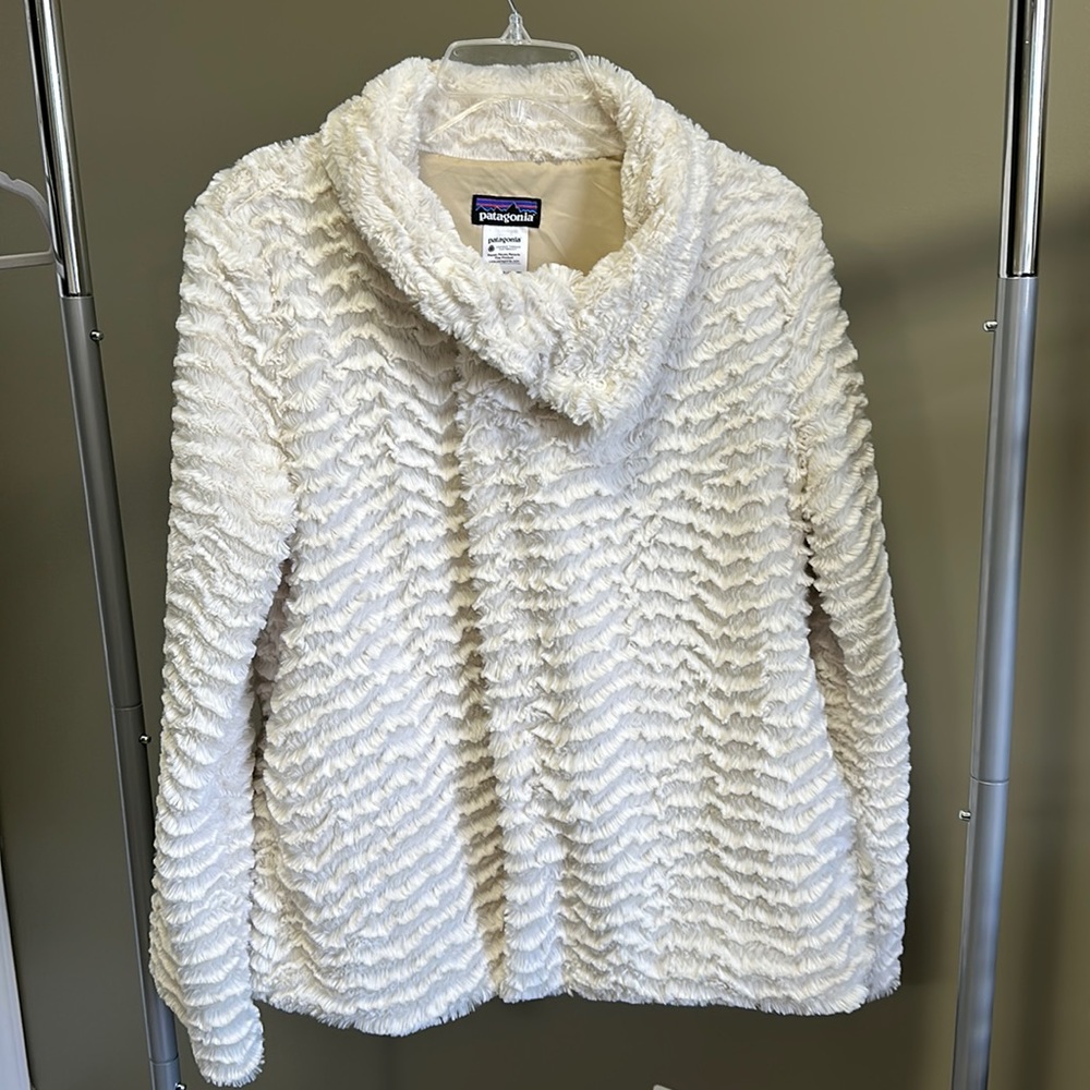 Patagonia soft, fuzzy jacket, excellent condition, size L